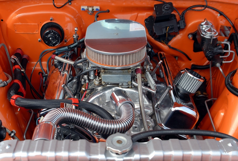 garagiste-BIOT-min_car-engine-1738309